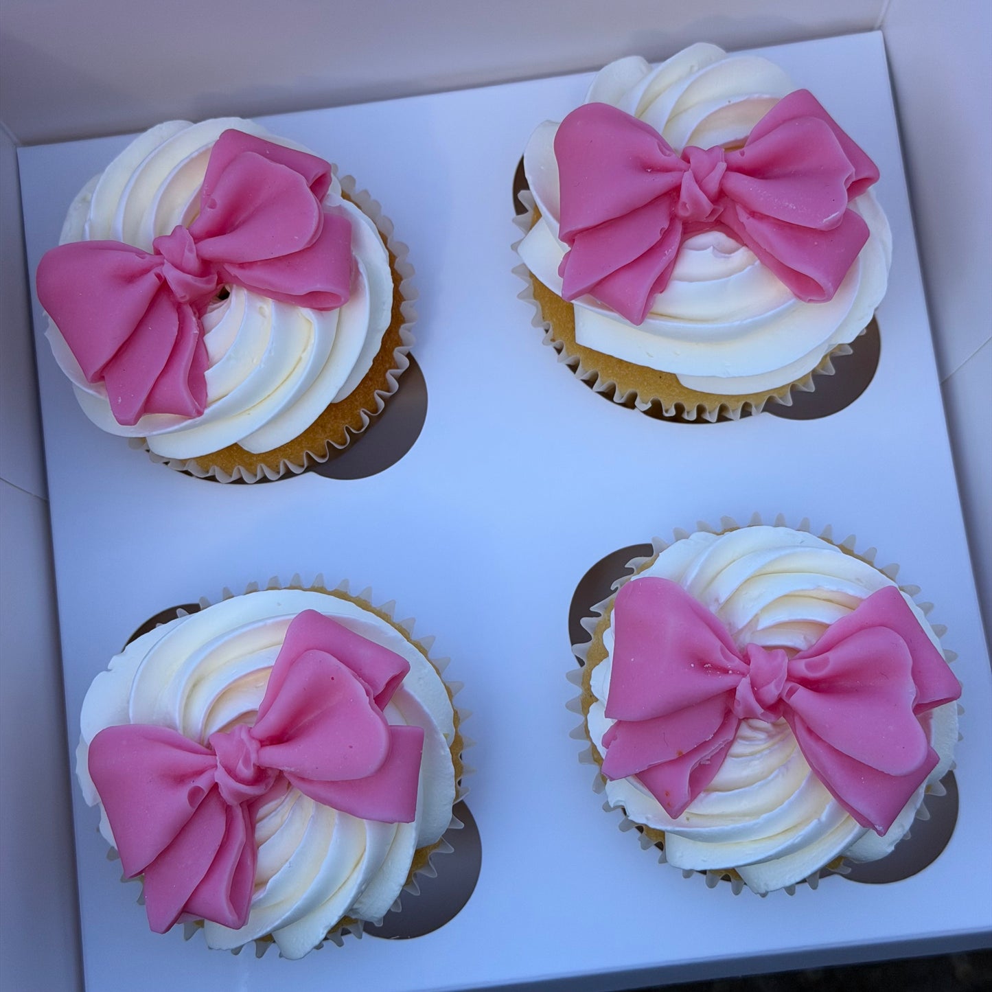 Bow Cupcake