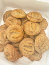 Load image into Gallery viewer, Snickerdoodle Cookie
