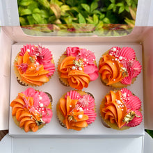 Load image into Gallery viewer, Mini Petal &amp; Pearl Cupcakes
