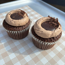 Load image into Gallery viewer, Chocolate Mud Cupcakes
