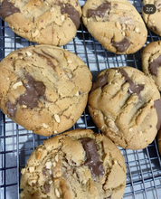 Load image into Gallery viewer, Peanut Butter and Milk Chocolate Cookie
