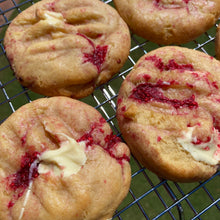 Load image into Gallery viewer, Raspberry White Chocolate Cookie
